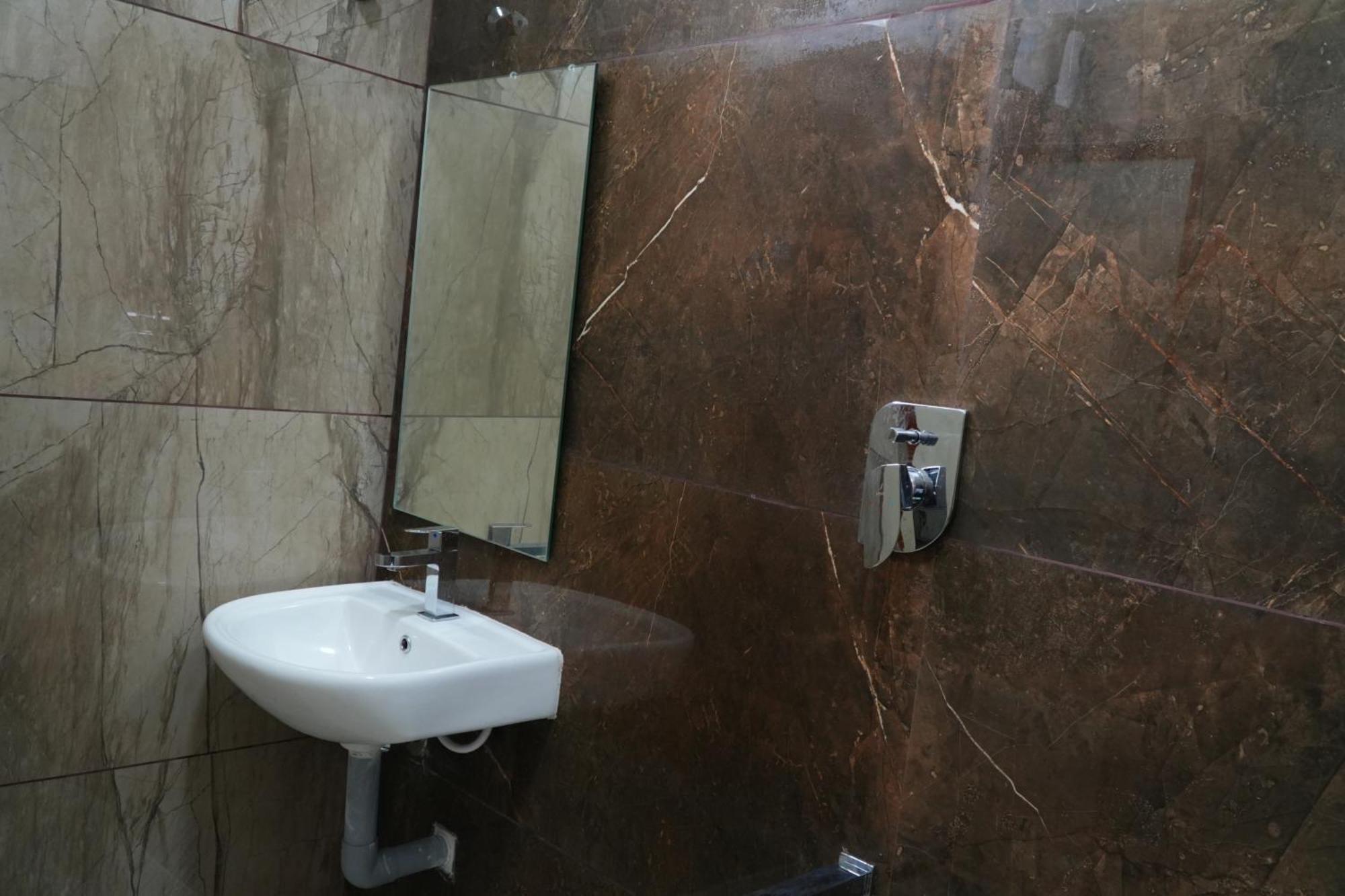 Uj Pallazzio - Business Class Luxury Hotel Tiruvannāmalai Eksteriør bilde
