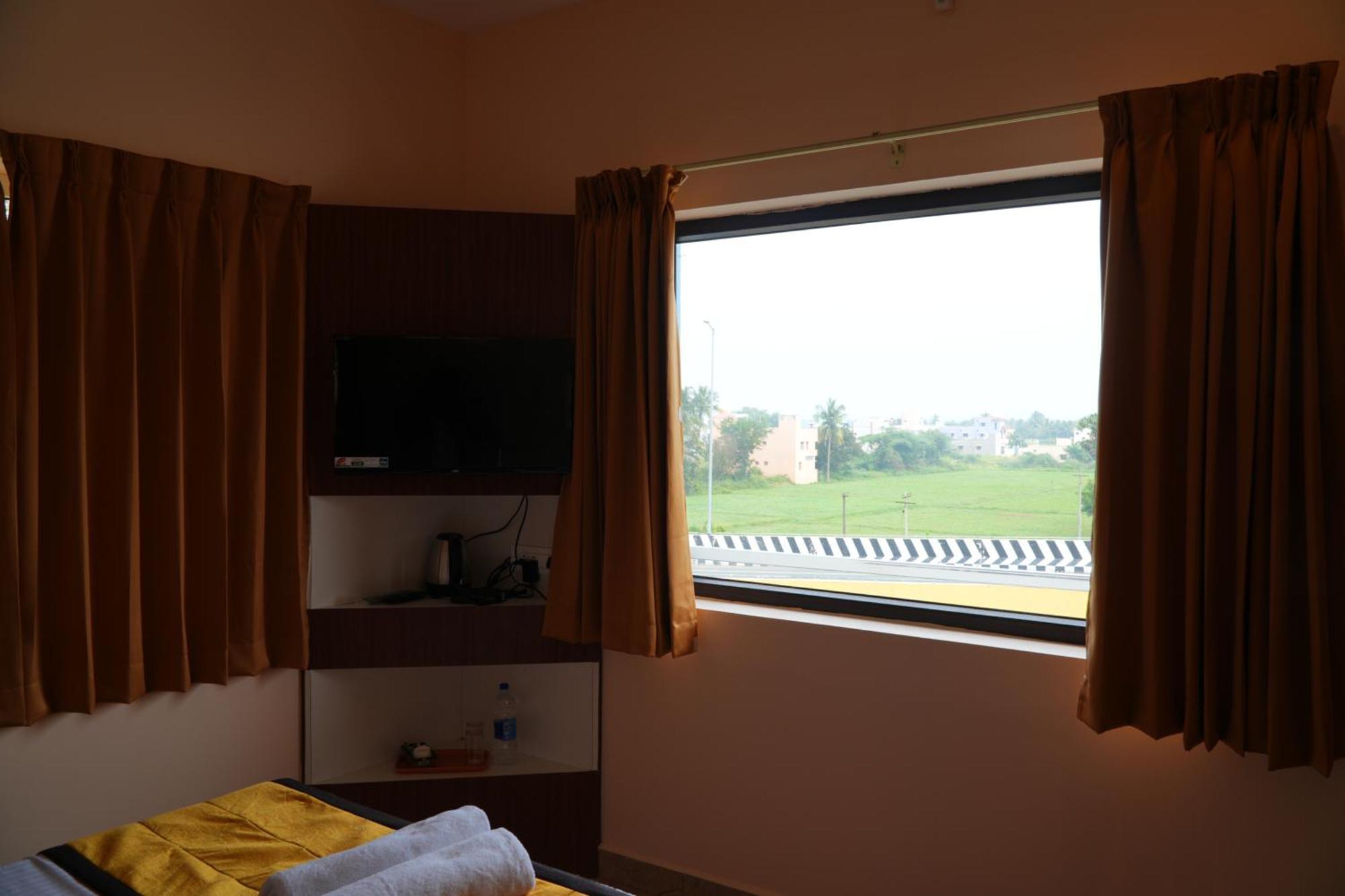 Uj Pallazzio - Business Class Luxury Hotel Tiruvannāmalai Eksteriør bilde