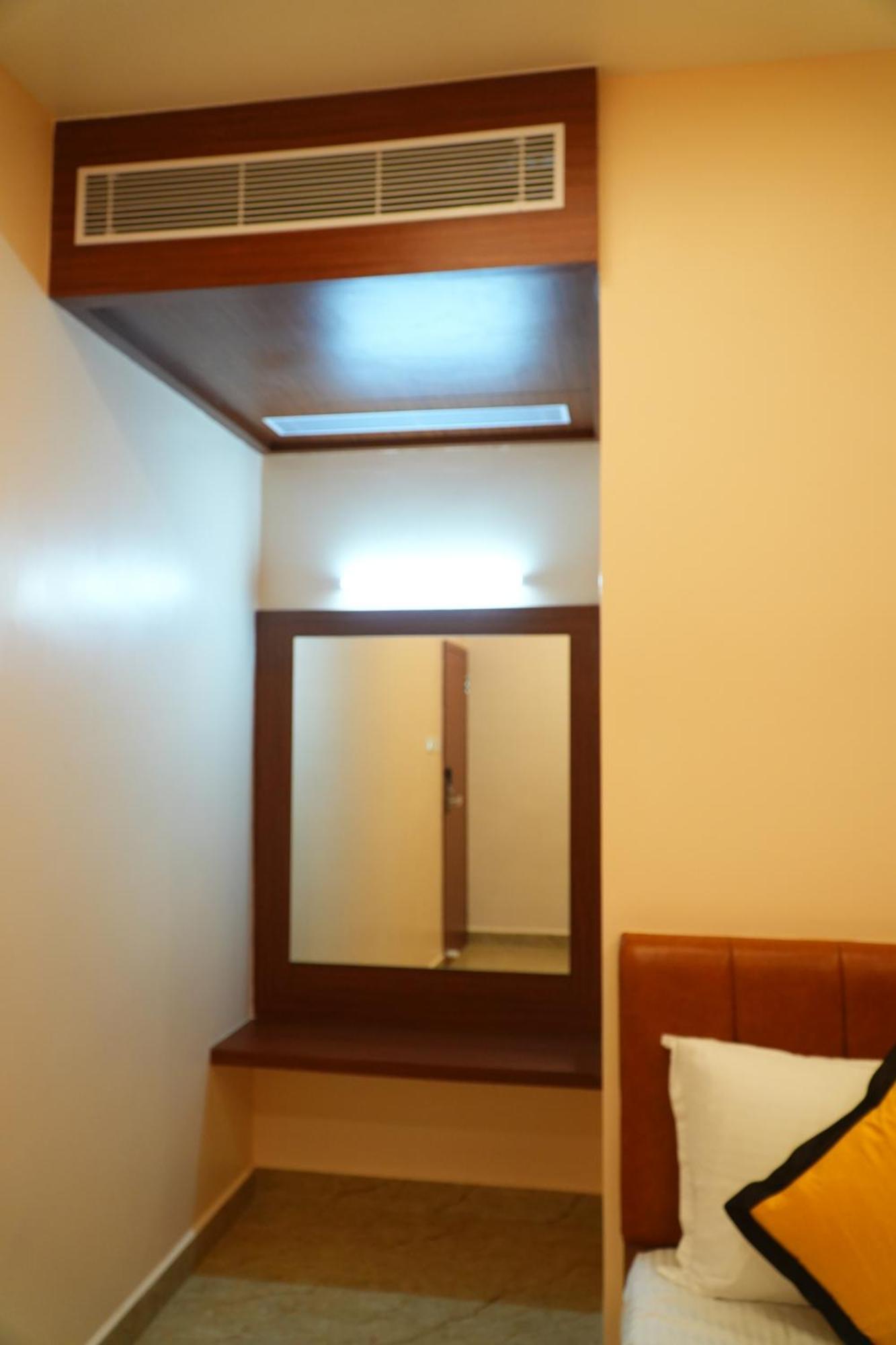 Uj Pallazzio - Business Class Luxury Hotel Tiruvannāmalai Eksteriør bilde